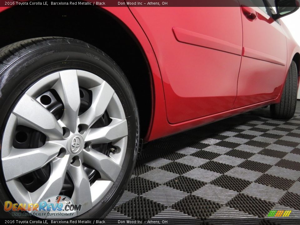 2016 Toyota Corolla LE Barcelona Red Metallic / Black Photo #10