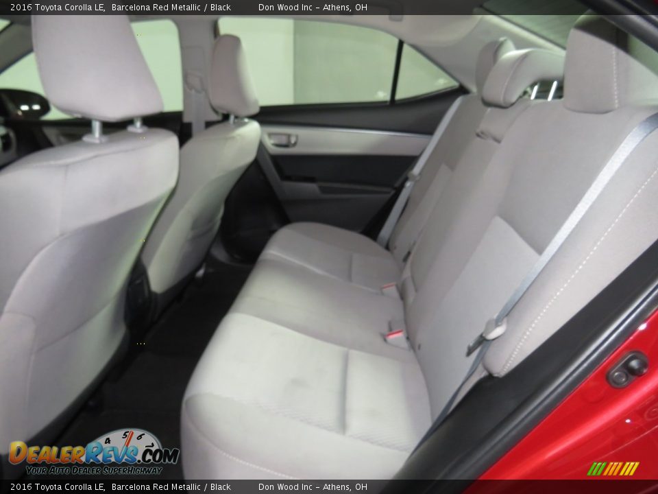 2016 Toyota Corolla LE Barcelona Red Metallic / Black Photo #13