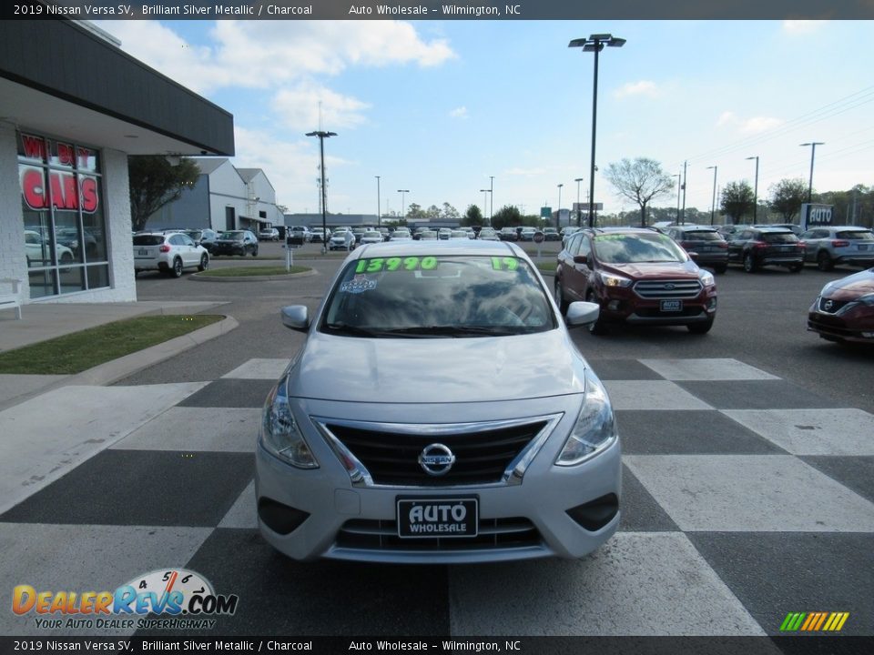 2019 Nissan Versa SV Brilliant Silver Metallic / Charcoal Photo #2