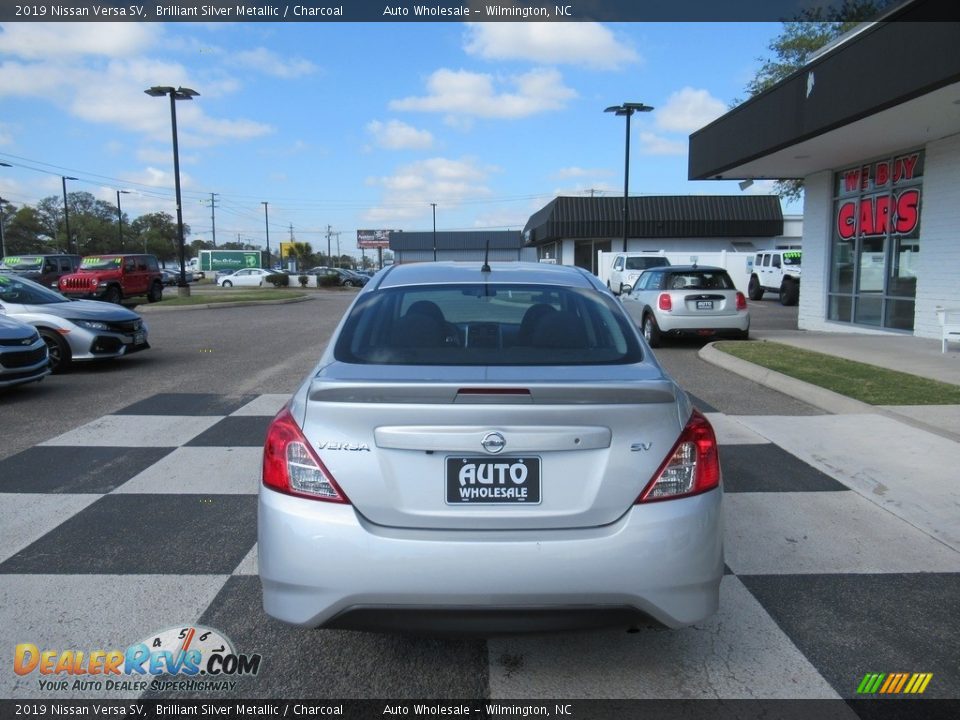 2019 Nissan Versa SV Brilliant Silver Metallic / Charcoal Photo #4