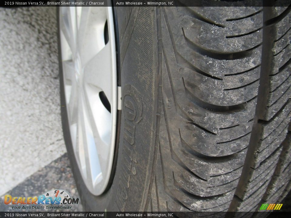 2019 Nissan Versa SV Brilliant Silver Metallic / Charcoal Photo #7