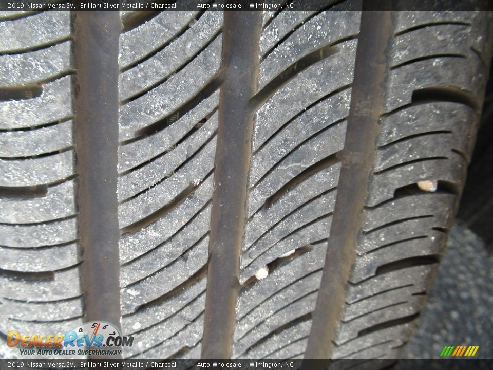 2019 Nissan Versa SV Brilliant Silver Metallic / Charcoal Photo #8