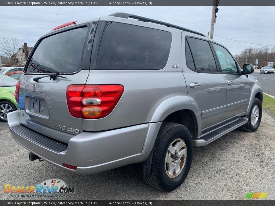 2004 Toyota Sequoia SR5 4x4 Silver Sky Metallic / Oak Photo #3