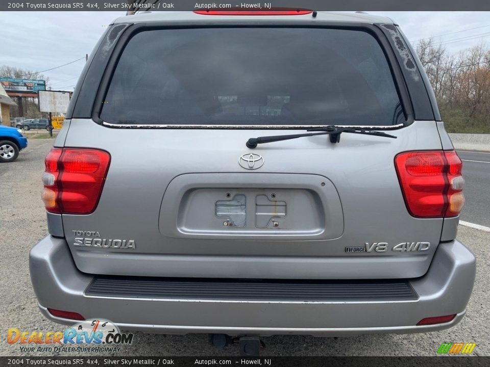 2004 Toyota Sequoia SR5 4x4 Silver Sky Metallic / Oak Photo #4