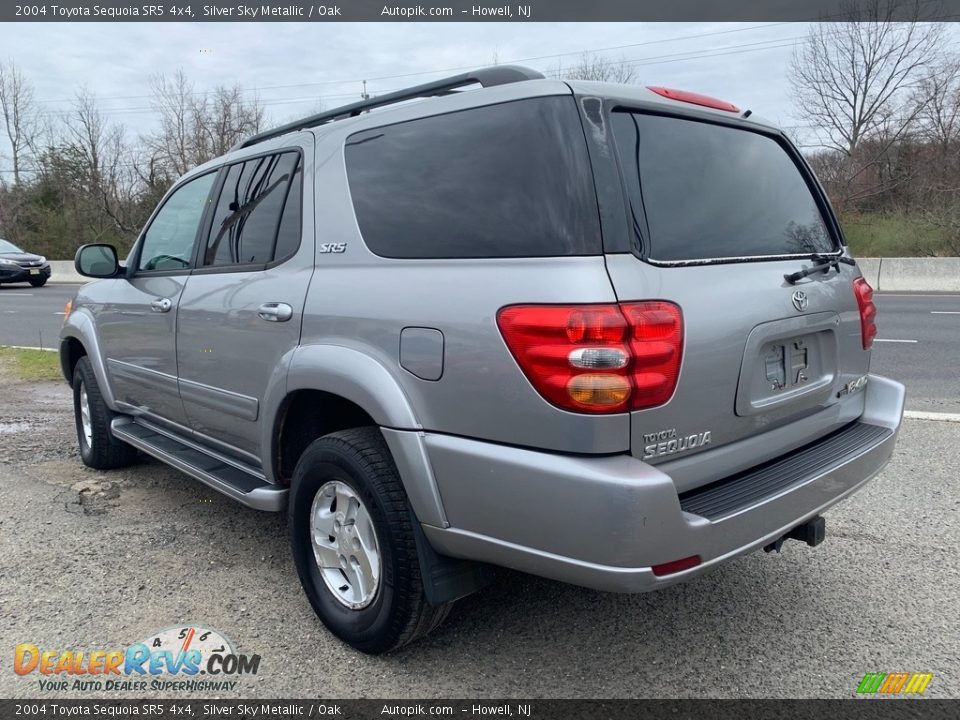 2004 Toyota Sequoia SR5 4x4 Silver Sky Metallic / Oak Photo #5