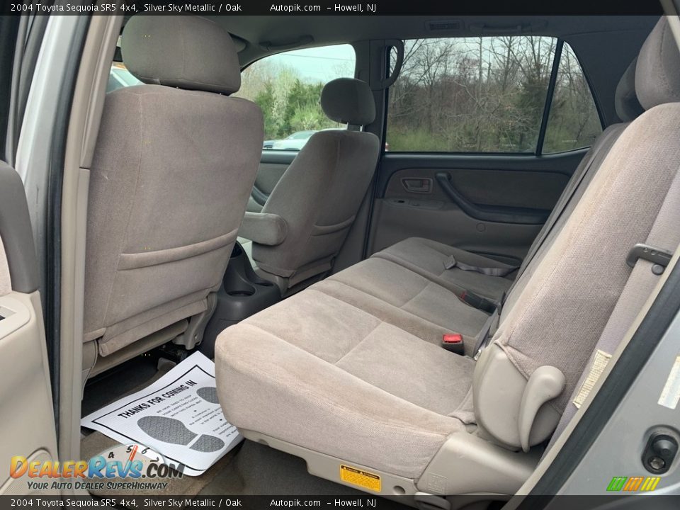 2004 Toyota Sequoia SR5 4x4 Silver Sky Metallic / Oak Photo #10
