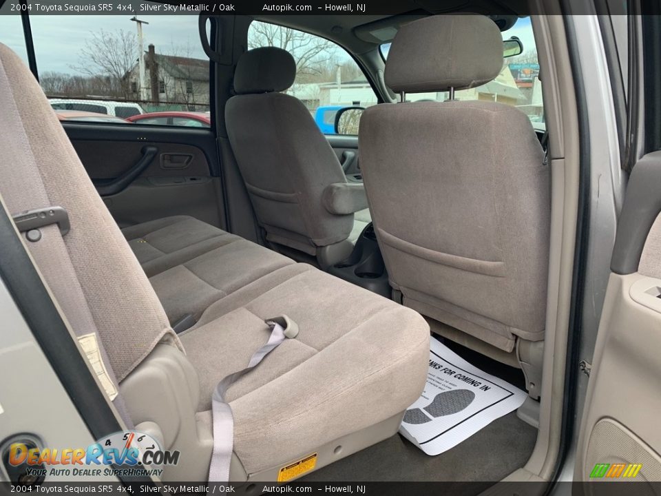 2004 Toyota Sequoia SR5 4x4 Silver Sky Metallic / Oak Photo #11