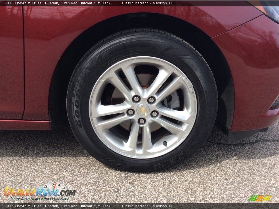 2016 Chevrolet Cruze LT Sedan Siren Red Tintcoat / Jet Black Photo #9