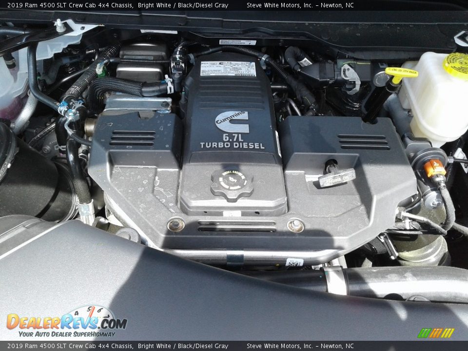 2019 Ram 4500 SLT Crew Cab 4x4 Chassis 6.7 Liter OHV 24-Valve Cummins Turbo-Diesel Inline 6 Cylinder Engine Photo #9