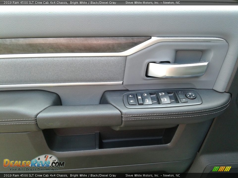 2019 Ram 4500 SLT Crew Cab 4x4 Chassis Bright White / Black/Diesel Gray Photo #11