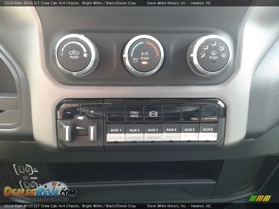 Controls of 2019 Ram 4500 SLT Crew Cab 4x4 Chassis Photo #17