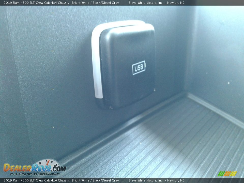 2019 Ram 4500 SLT Crew Cab 4x4 Chassis Bright White / Black/Diesel Gray Photo #19