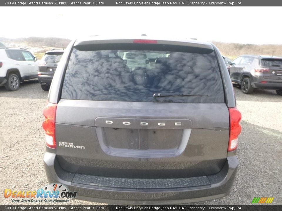 2019 Dodge Grand Caravan SE Plus Granite Pearl / Black Photo #4