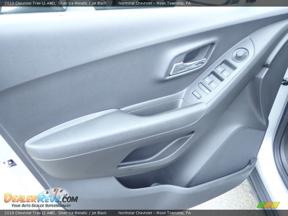 2019 Chevrolet Trax LS AWD Silver Ice Metallic / Jet Black Photo #16