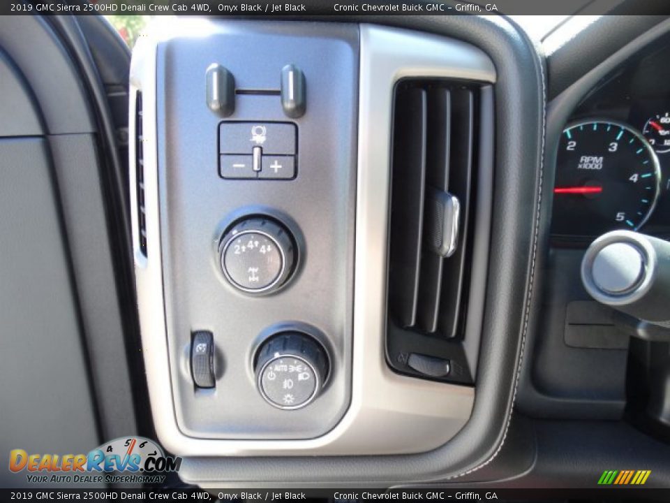 2019 GMC Sierra 2500HD Denali Crew Cab 4WD Onyx Black / Jet Black Photo #19
