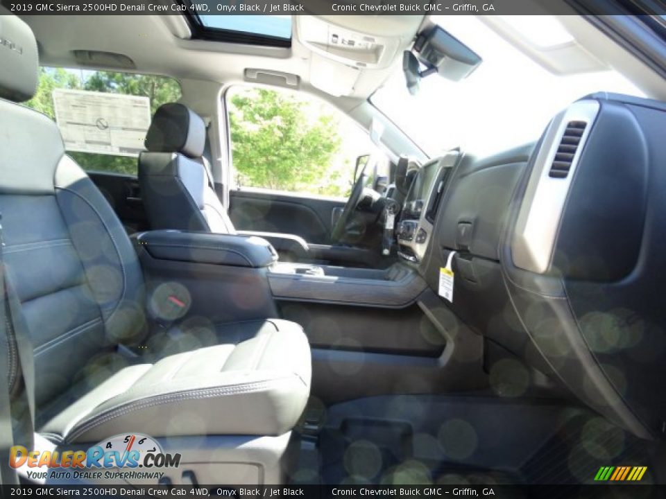 2019 GMC Sierra 2500HD Denali Crew Cab 4WD Onyx Black / Jet Black Photo #31