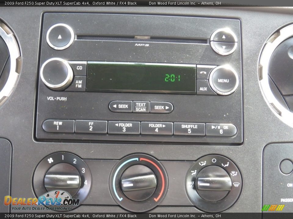 2009 Ford F250 Super Duty XLT SuperCab 4x4 Oxford White / FX4 Black Photo #2