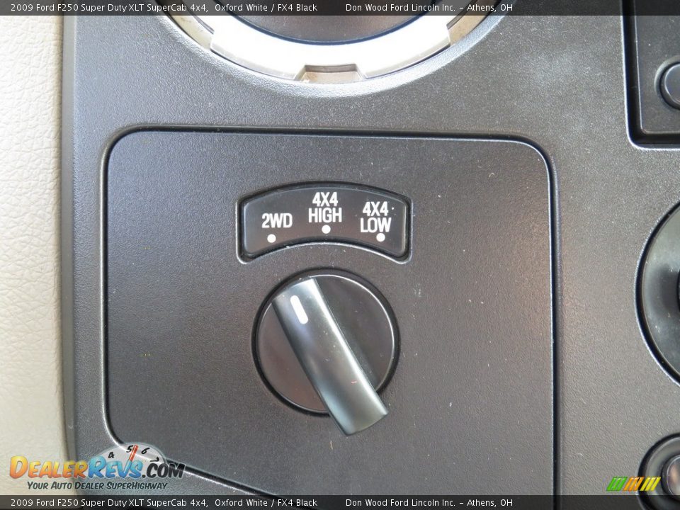 2009 Ford F250 Super Duty XLT SuperCab 4x4 Oxford White / FX4 Black Photo #6