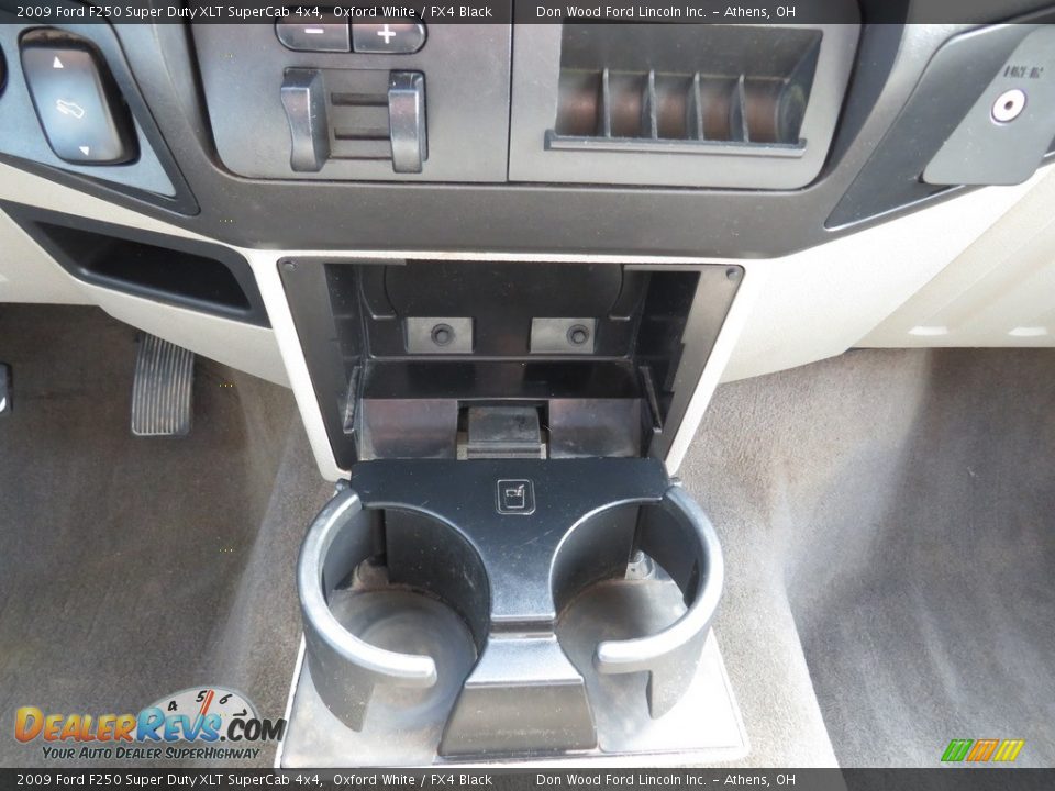 2009 Ford F250 Super Duty XLT SuperCab 4x4 Oxford White / FX4 Black Photo #9