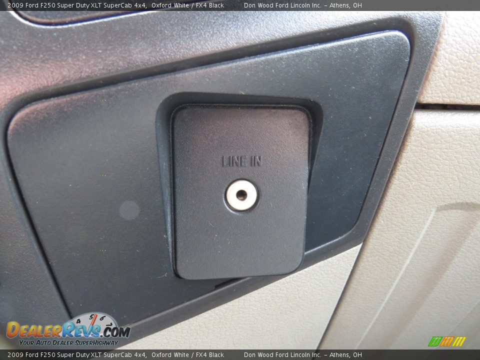 2009 Ford F250 Super Duty XLT SuperCab 4x4 Oxford White / FX4 Black Photo #10
