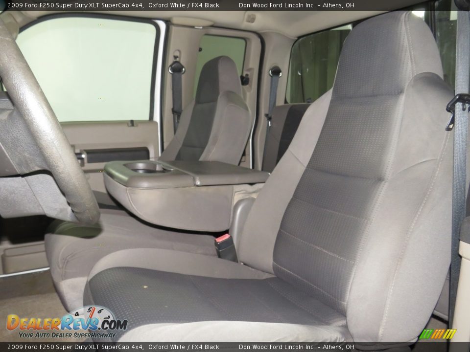 2009 Ford F250 Super Duty XLT SuperCab 4x4 Oxford White / FX4 Black Photo #14