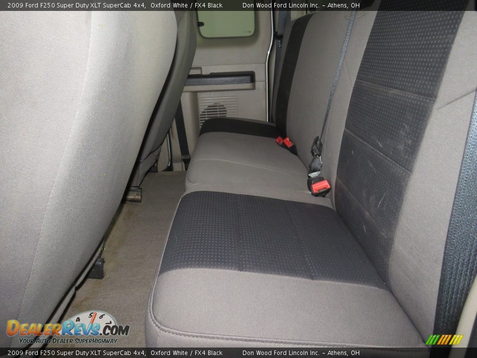 2009 Ford F250 Super Duty XLT SuperCab 4x4 Oxford White / FX4 Black Photo #16