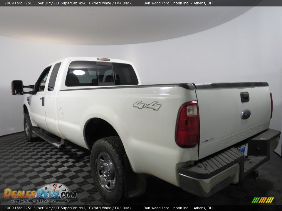 2009 Ford F250 Super Duty XLT SuperCab 4x4 Oxford White / FX4 Black Photo #24