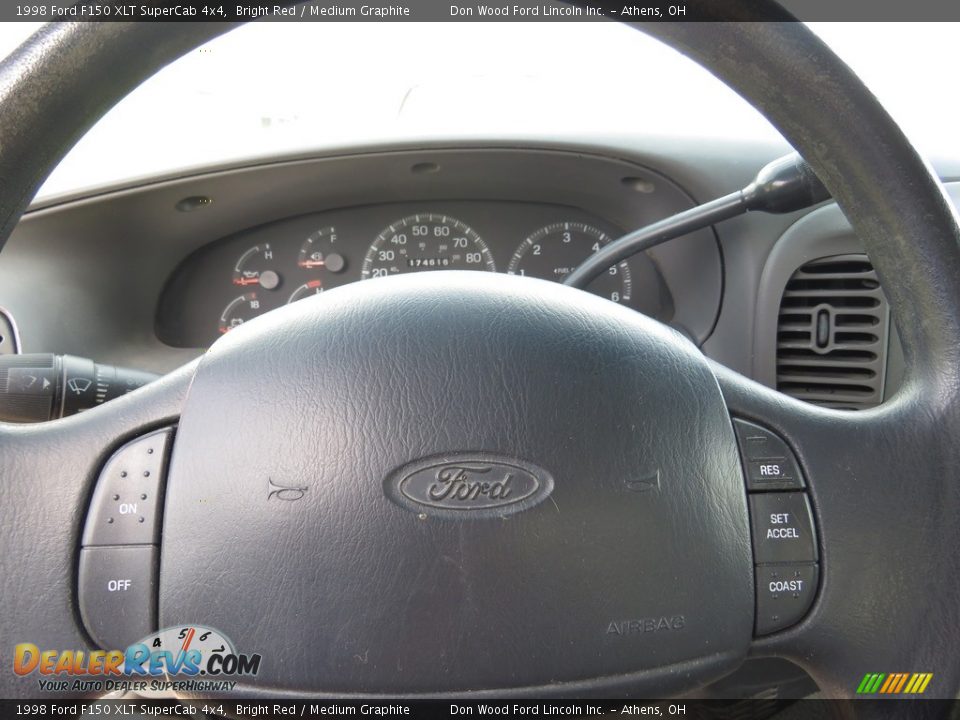 1998 Ford F150 XLT SuperCab 4x4 Bright Red / Medium Graphite Photo #3
