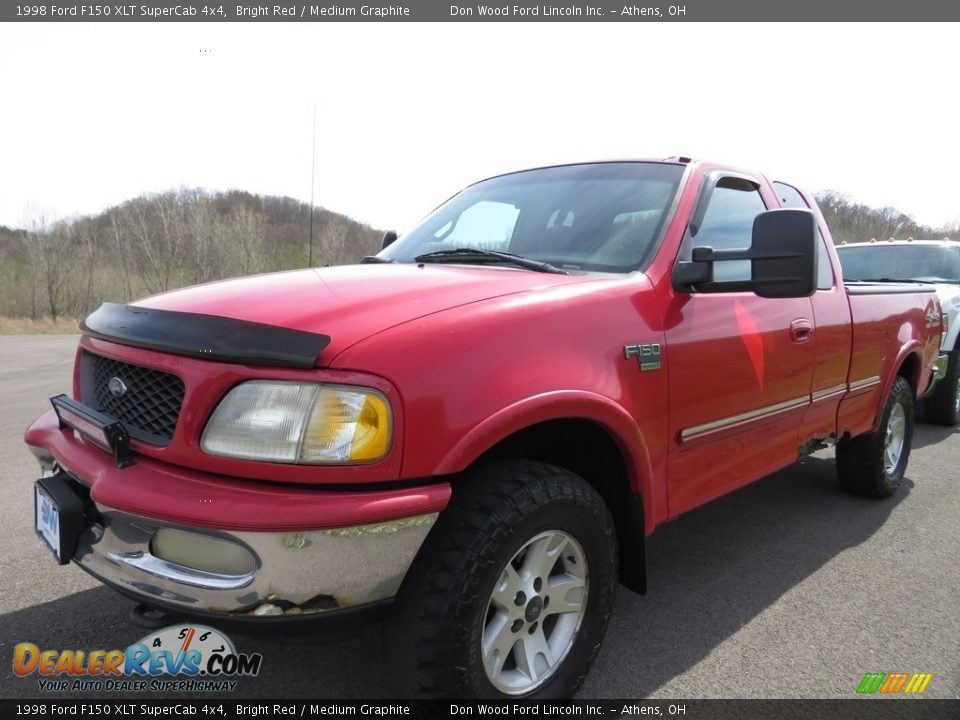 1998 Ford F150 XLT SuperCab 4x4 Bright Red / Medium Graphite Photo #9