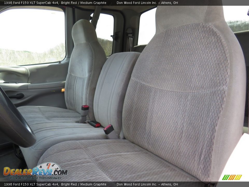 1998 Ford F150 XLT SuperCab 4x4 Bright Red / Medium Graphite Photo #12