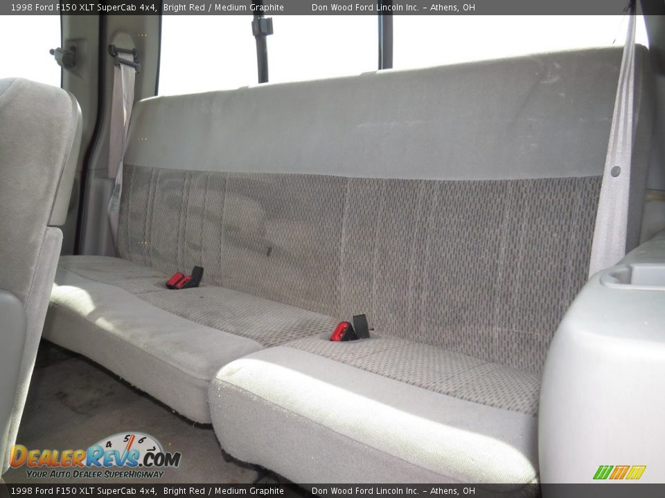 1998 Ford F150 XLT SuperCab 4x4 Bright Red / Medium Graphite Photo #16