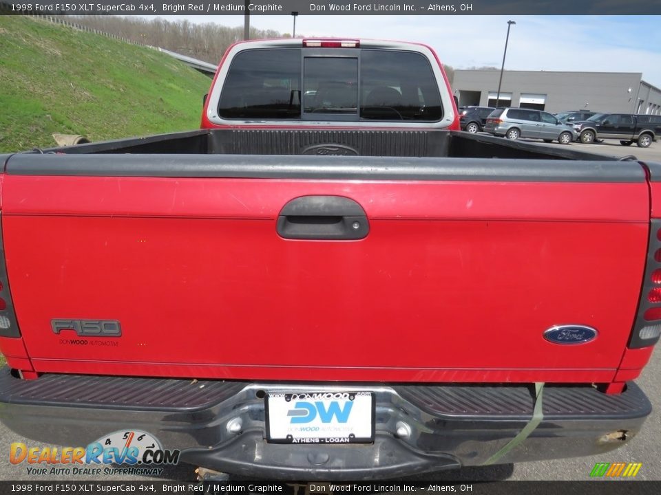 1998 Ford F150 XLT SuperCab 4x4 Bright Red / Medium Graphite Photo #18