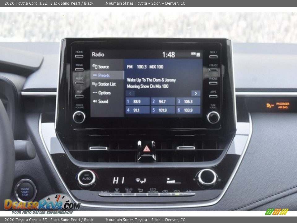 Controls of 2020 Toyota Corolla SE Photo #9