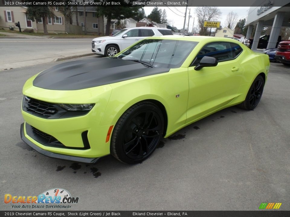 Front 3/4 View of 2019 Chevrolet Camaro RS Coupe Photo #3