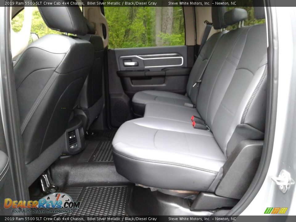 Rear Seat of 2019 Ram 5500 SLT Crew Cab 4x4 Chassis Photo #18