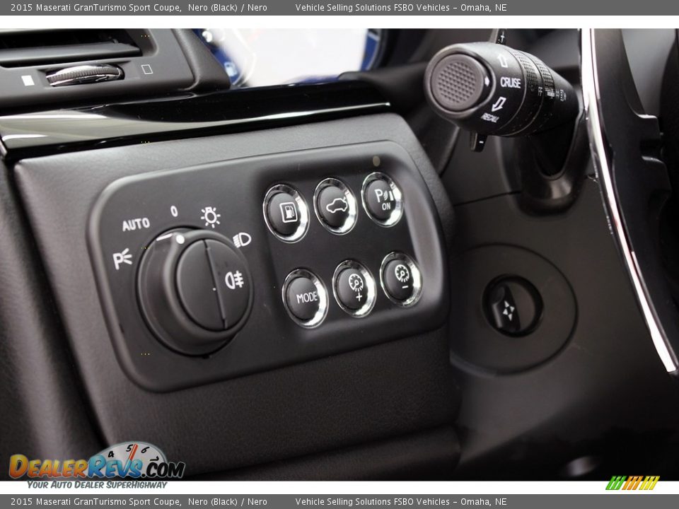 Controls of 2015 Maserati GranTurismo Sport Coupe Photo #5
