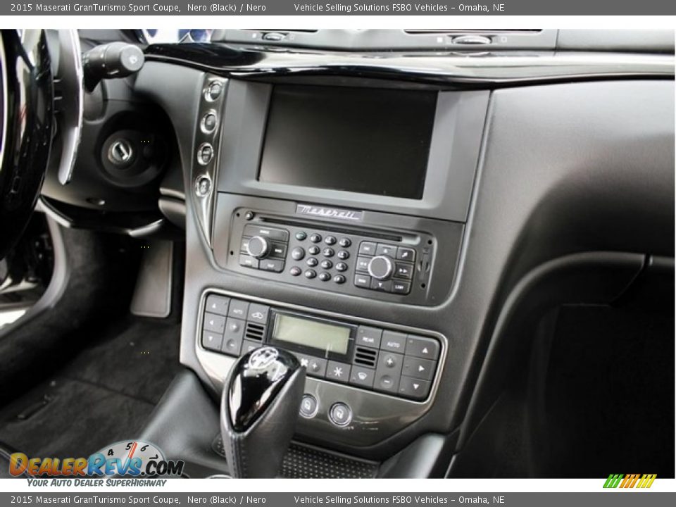 Controls of 2015 Maserati GranTurismo Sport Coupe Photo #6