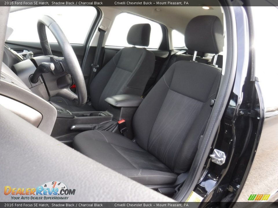 2016 Ford Focus SE Hatch Shadow Black / Charcoal Black Photo #12