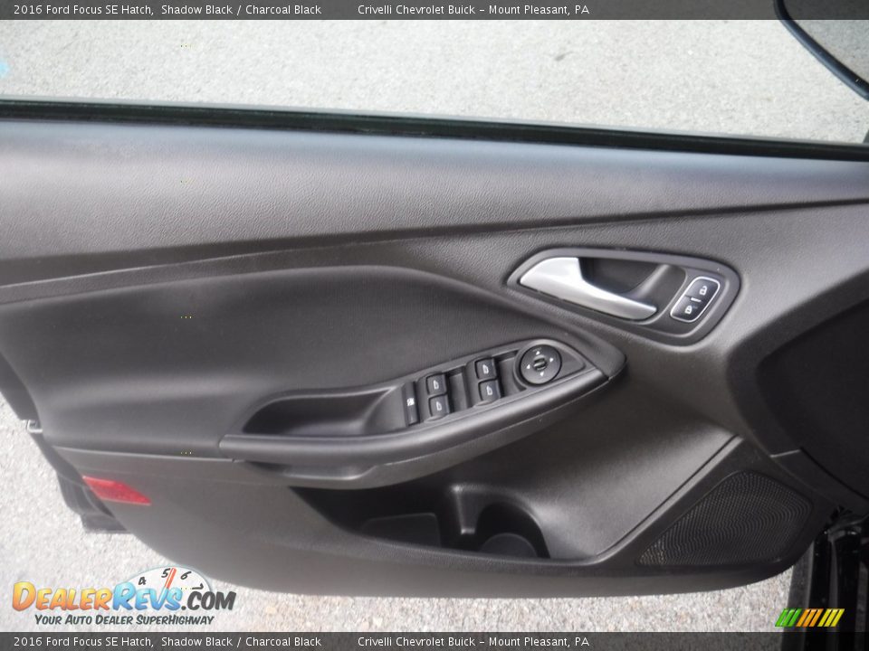 2016 Ford Focus SE Hatch Shadow Black / Charcoal Black Photo #14