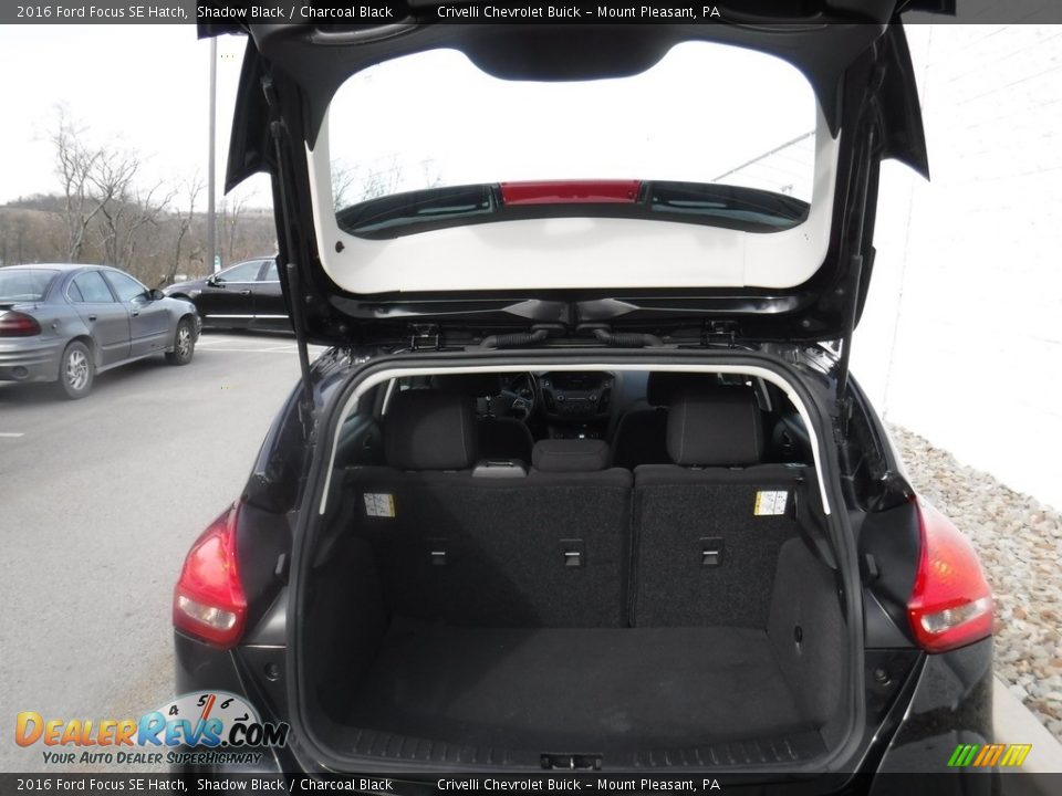 2016 Ford Focus SE Hatch Shadow Black / Charcoal Black Photo #27