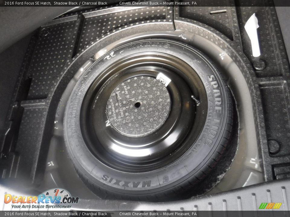 2016 Ford Focus SE Hatch Shadow Black / Charcoal Black Photo #28