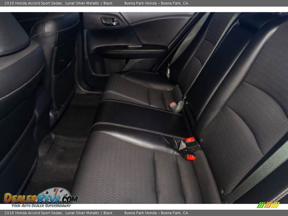 2016 Honda Accord Sport Sedan Lunar Silver Metallic / Black Photo #4