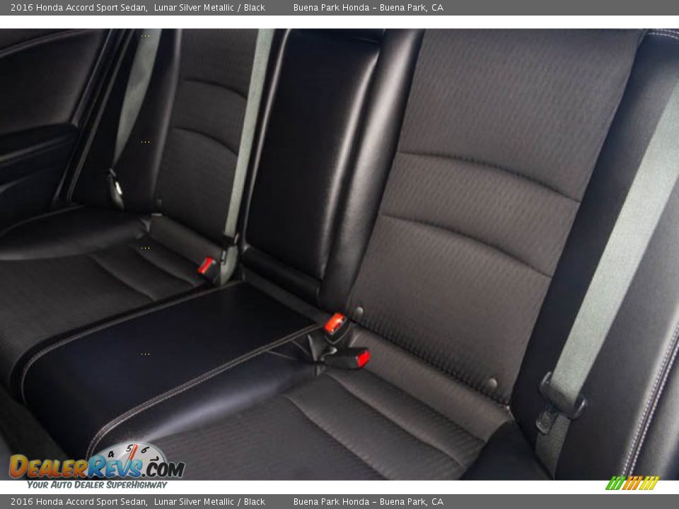 2016 Honda Accord Sport Sedan Lunar Silver Metallic / Black Photo #16