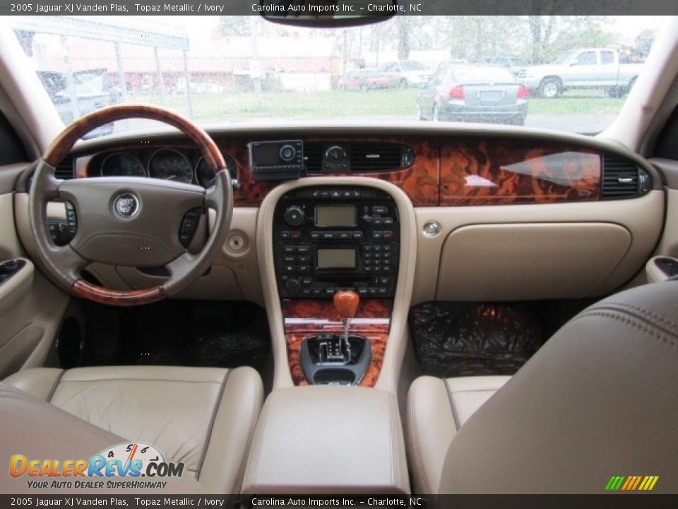 2005 Jaguar XJ Vanden Plas Topaz Metallic / Ivory Photo #13