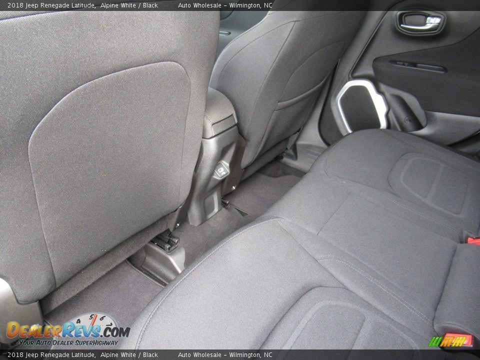 2018 Jeep Renegade Latitude Alpine White / Black Photo #11
