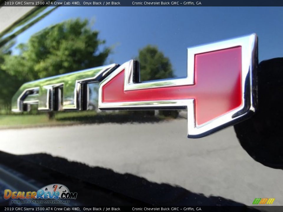 2019 GMC Sierra 1500 AT4 Crew Cab 4WD Logo Photo #10