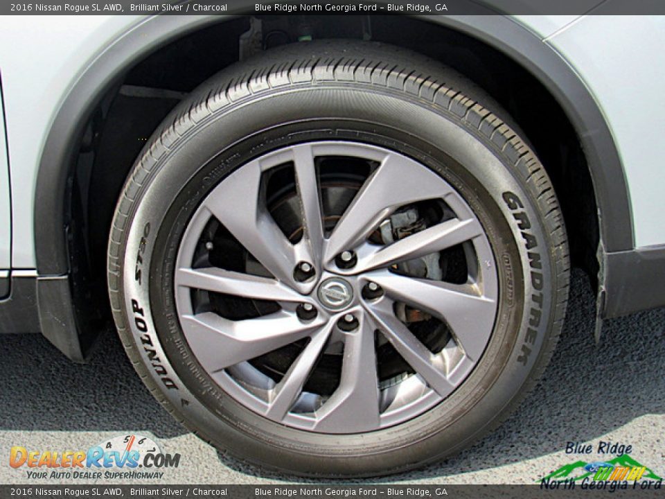 2016 Nissan Rogue SL AWD Brilliant Silver / Charcoal Photo #9