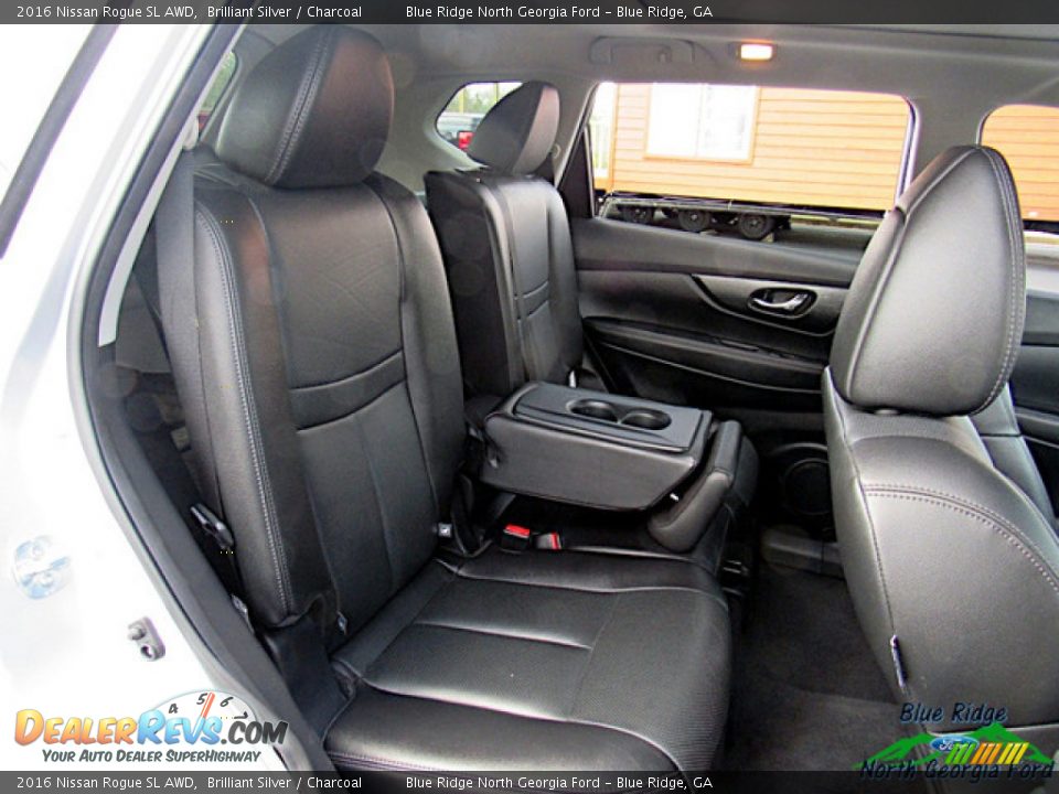 2016 Nissan Rogue SL AWD Brilliant Silver / Charcoal Photo #12
