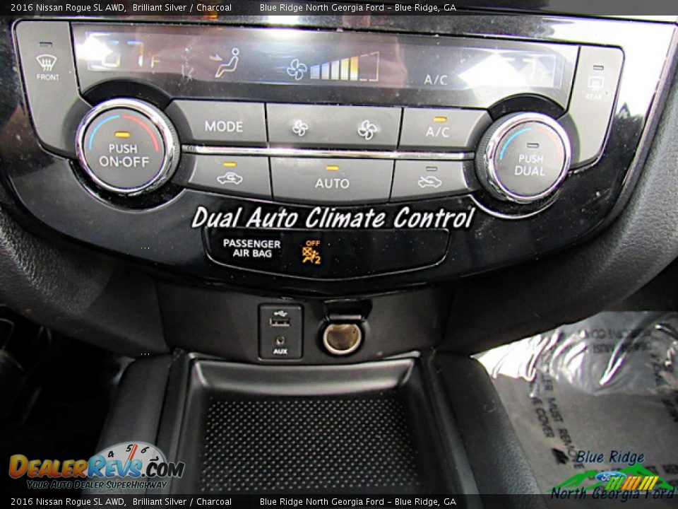 2016 Nissan Rogue SL AWD Brilliant Silver / Charcoal Photo #21