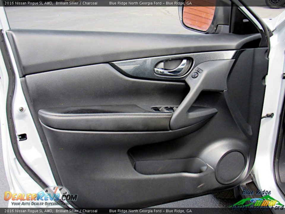 2016 Nissan Rogue SL AWD Brilliant Silver / Charcoal Photo #27